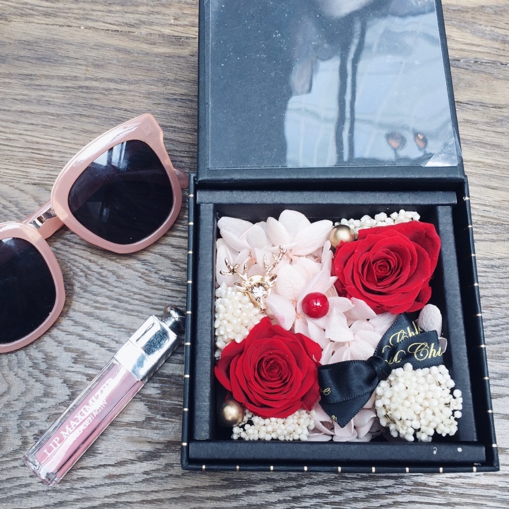 Preserved Rose Flower Box - Picture 3 of 3